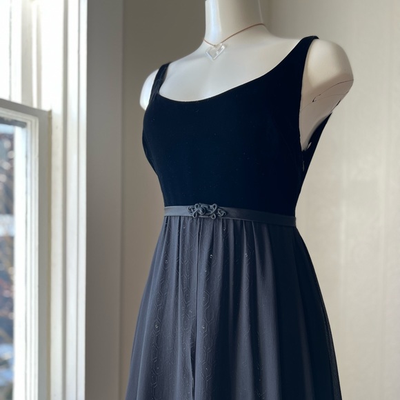 Vintage Valentino Night Silk & Velvet Hand Beaded Dress - Picture 4 of 15